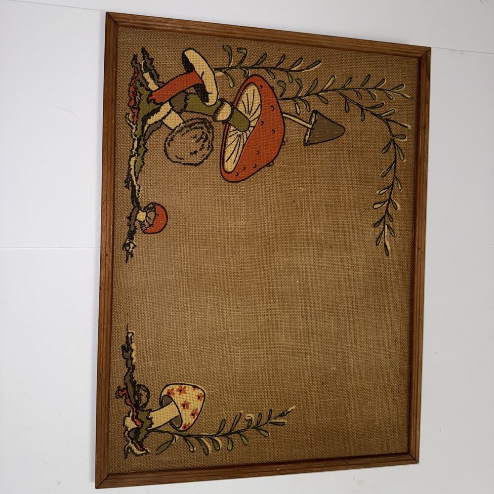 Vntg 70s Tandy Mushroom Bulletin/Memo Board, Burlap, 23.5”x17.5”, Wall Mount